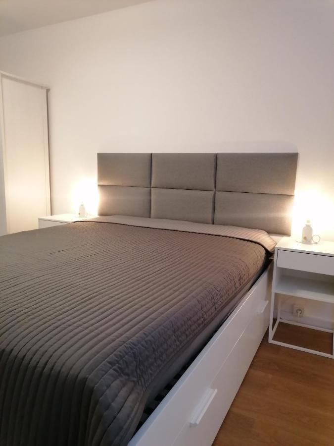 Stilvolle Wohnung An Der Alten Mainbruecke Würzburg Esterno foto